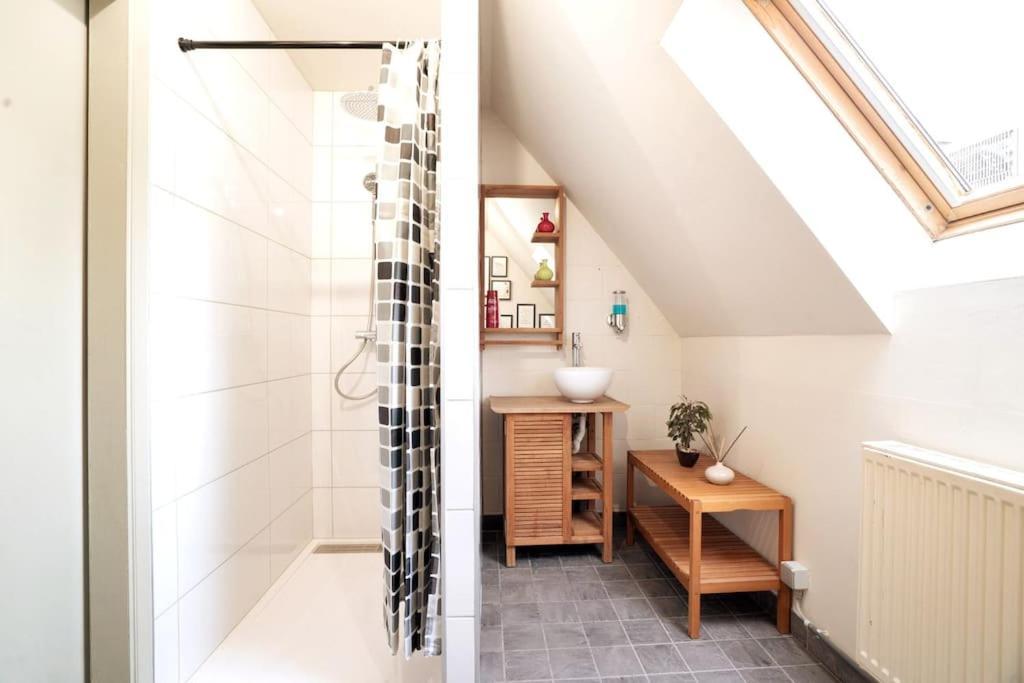 Gite Et Chambre D'Hote Gussignies Exterior photo